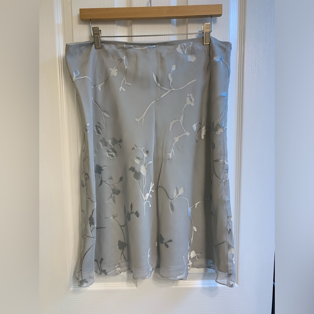 Blushe Impressions Silk/Rayon A-Line Flounce Skirt  - Size 10 - Silver - EUC